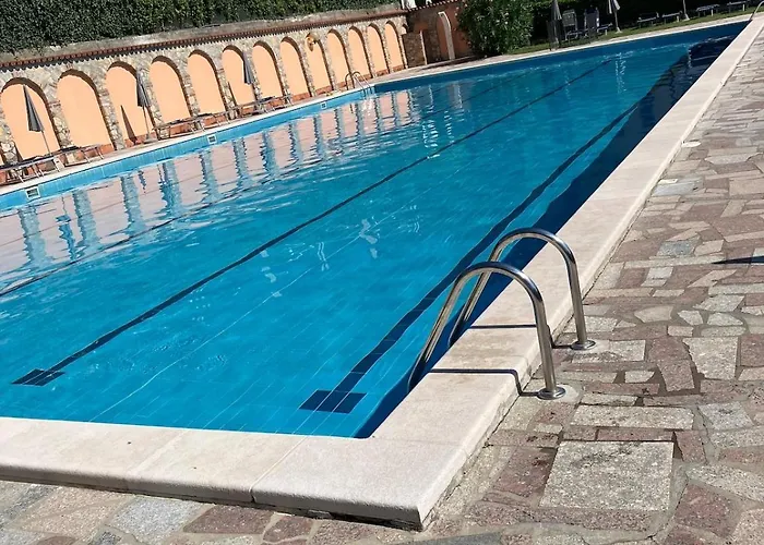 アパート Alfredino Mit Pool ティニャーレ