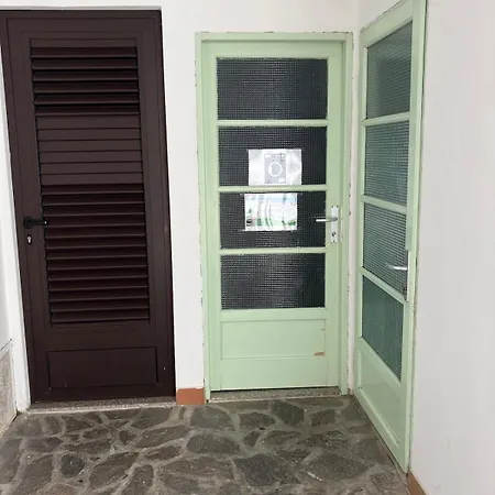 Alfredino Mit Pool *